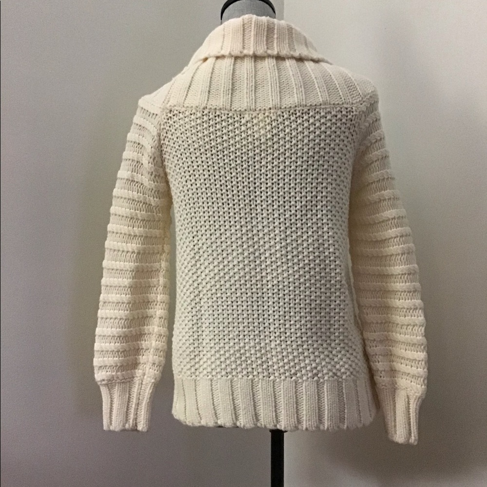 H&M Sweater - Picture 3 of 6